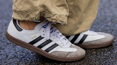 adidas Samba: Cómo combinar los tenis en tendencia .